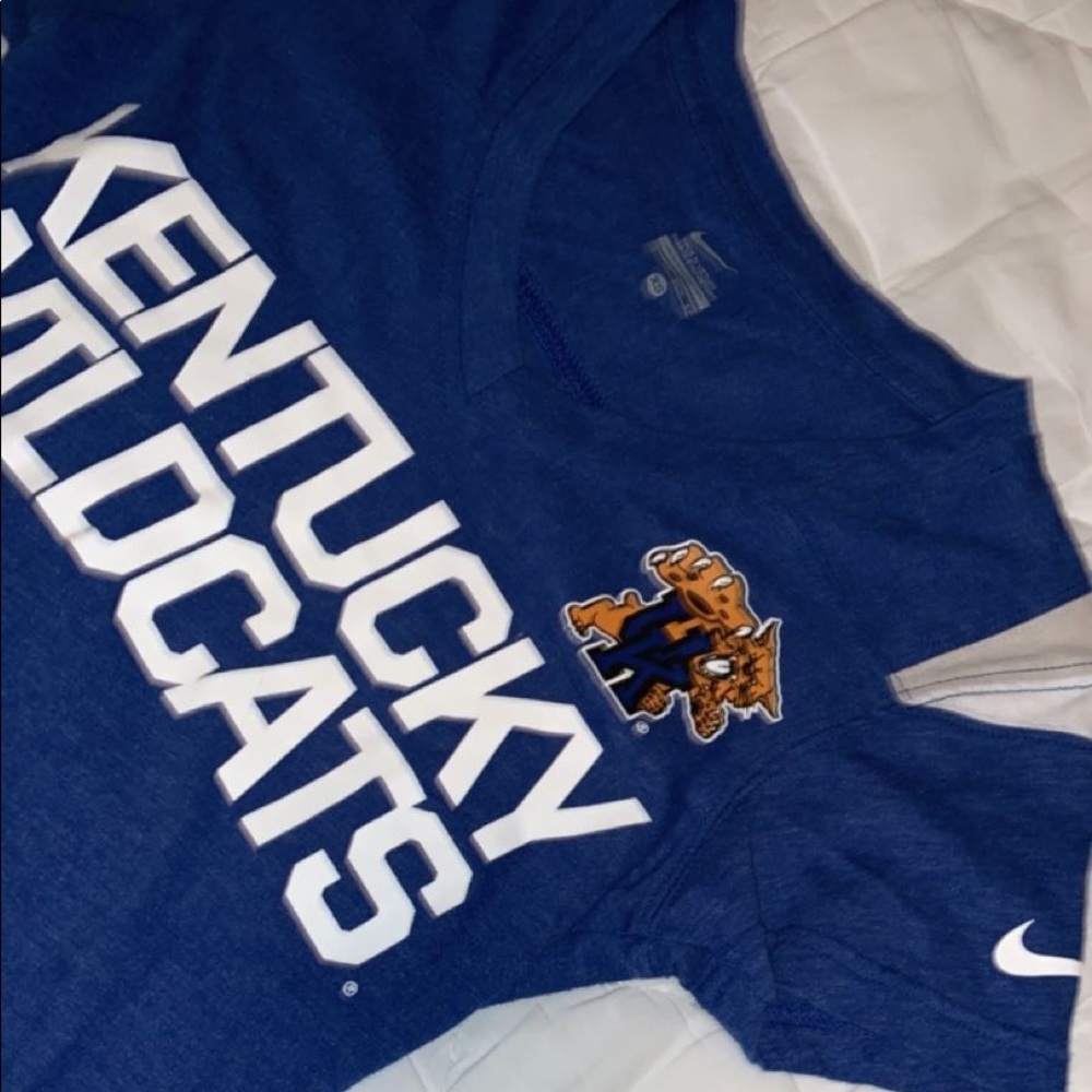 nike kentucky wildcats teeshirt size xsmall